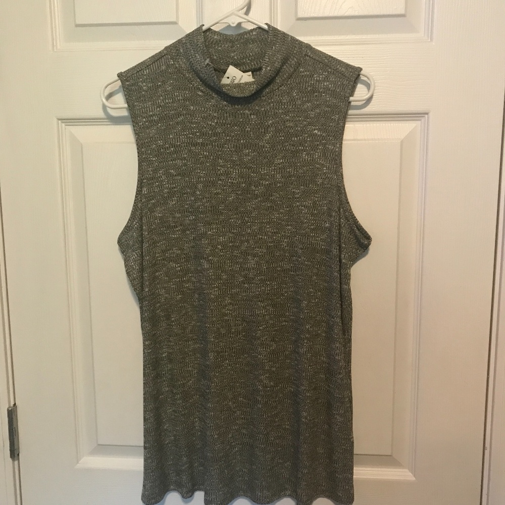 NWT Cato Sleeveless Mock Turtleneck